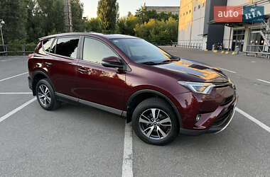 Внедорожник / Кроссовер Toyota RAV4 2016 в Киеве