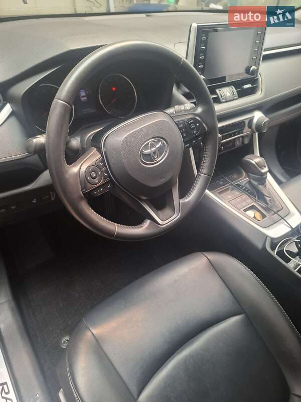 Позашляховик / Кросовер Toyota RAV4 2020 в Одесі