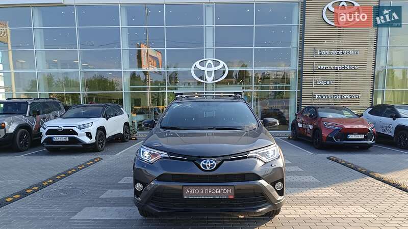 Внедорожник / Кроссовер Toyota RAV4 2018 в Киеве