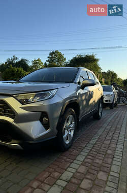 Внедорожник / Кроссовер Toyota RAV4 2020 в Львове