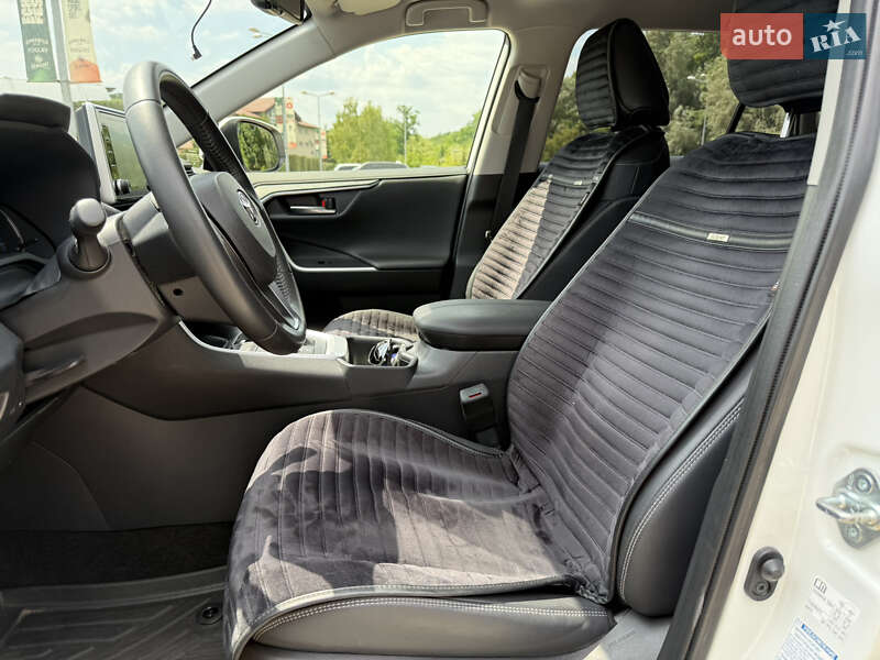 Внедорожник / Кроссовер Toyota RAV4 2022 в Днепре