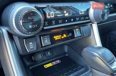 Внедорожник / Кроссовер Toyota RAV4 2021 в 