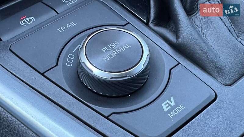 Позашляховик / Кросовер Toyota RAV4 2021 в Івано-Франківську