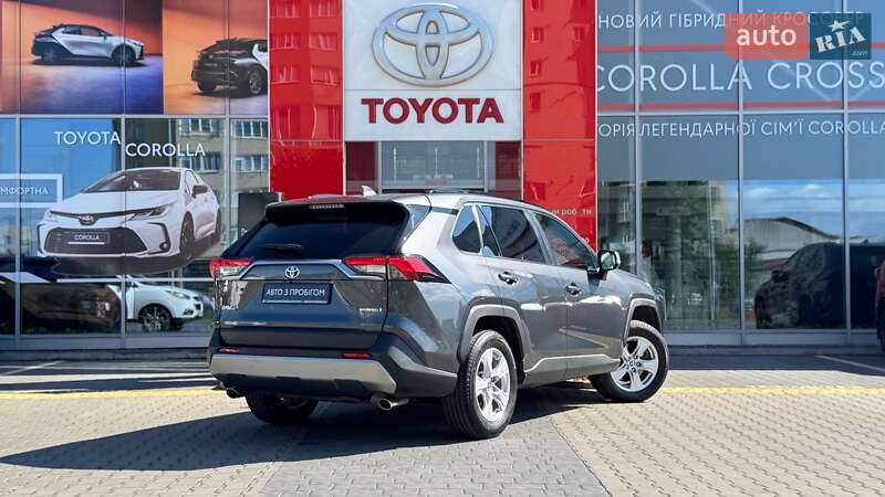 Позашляховик / Кросовер Toyota RAV4 2021 в Івано-Франківську