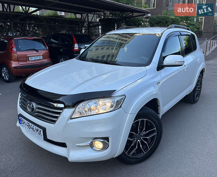 Toyota RAV4 2011