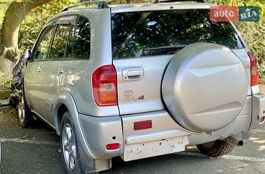 Внедорожник / Кроссовер Toyota RAV4 2002 в 