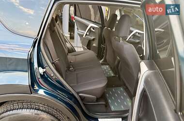 Позашляховик / Кросовер Toyota RAV4 2017 в 