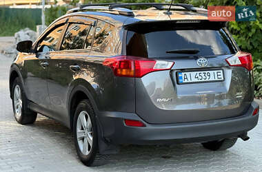 Внедорожник / Кроссовер Toyota RAV4 2014 в 