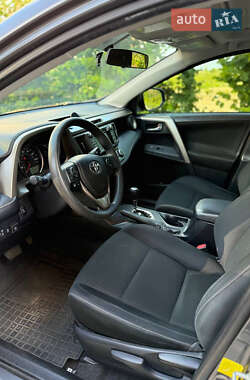 Внедорожник / Кроссовер Toyota RAV4 2014 в 