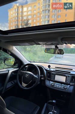 Внедорожник / Кроссовер Toyota RAV4 2014 в 