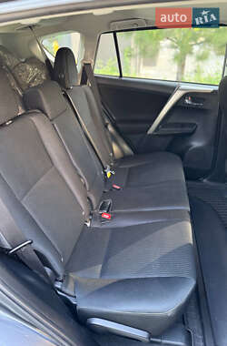 Внедорожник / Кроссовер Toyota RAV4 2014 в 