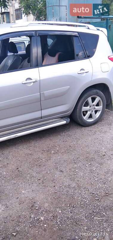 Позашляховик / Кросовер Toyota RAV4 2008 в Запоріжжі