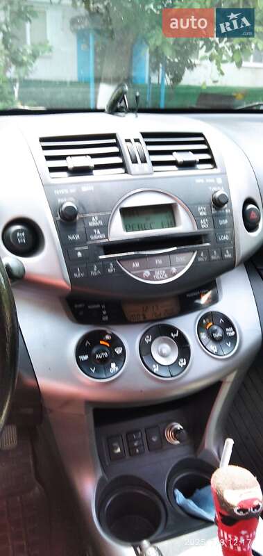 Позашляховик / Кросовер Toyota RAV4 2008 в Запоріжжі