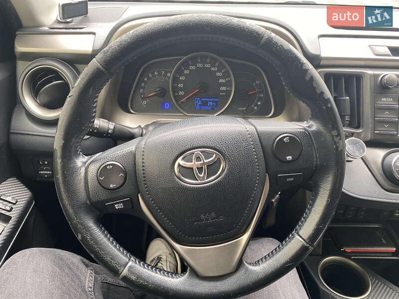 Позашляховик / Кросовер Toyota RAV4 2014 в Києві фото 8 Позашляховик / Кросовер Toyota RAV4 2014 в Києві