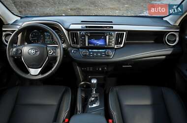 Внедорожник / Кроссовер Toyota RAV4 2016 в Днепре
