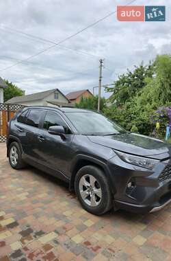 Внедорожник / Кроссовер Toyota RAV4 2021 в 
