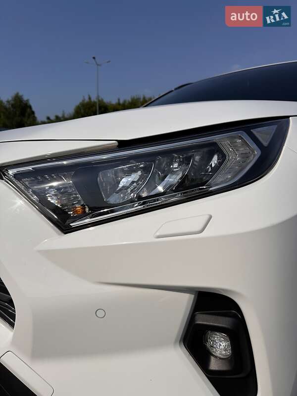 Внедорожник / Кроссовер Toyota RAV4 2022 в Киеве