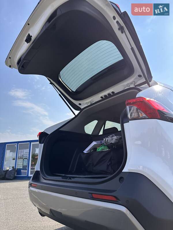 Внедорожник / Кроссовер Toyota RAV4 2022 в Киеве