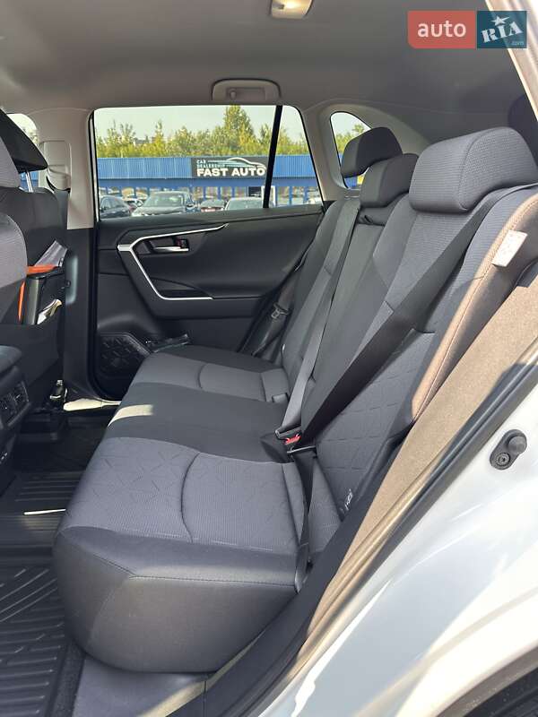 Внедорожник / Кроссовер Toyota RAV4 2022 в Киеве