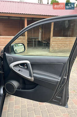 Внедорожник / Кроссовер Toyota RAV4 2007 в 