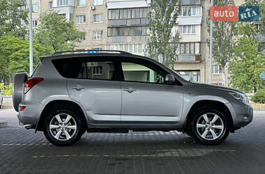 Позашляховик / Кросовер Toyota RAV4 2007 в 