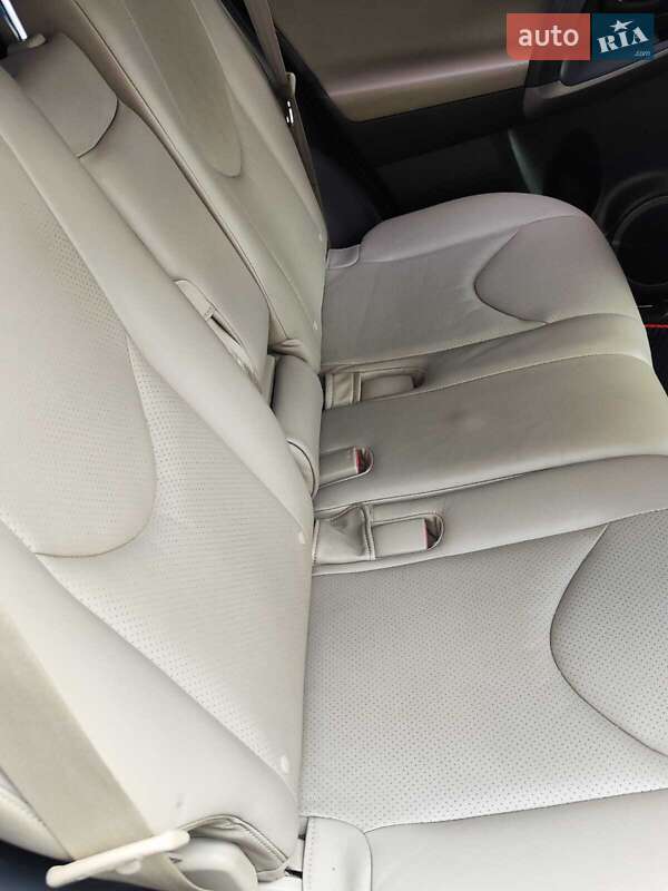 Внедорожник / Кроссовер Toyota RAV4 2006 в Харькове