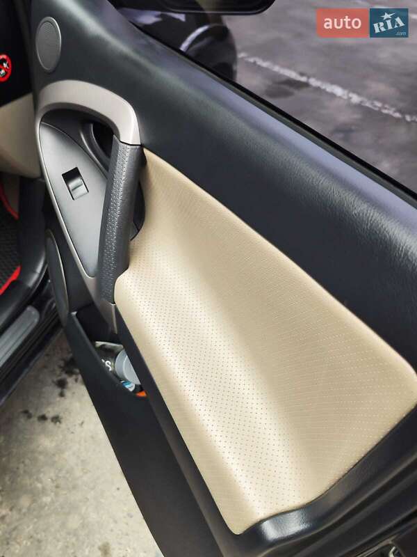 Внедорожник / Кроссовер Toyota RAV4 2006 в Харькове