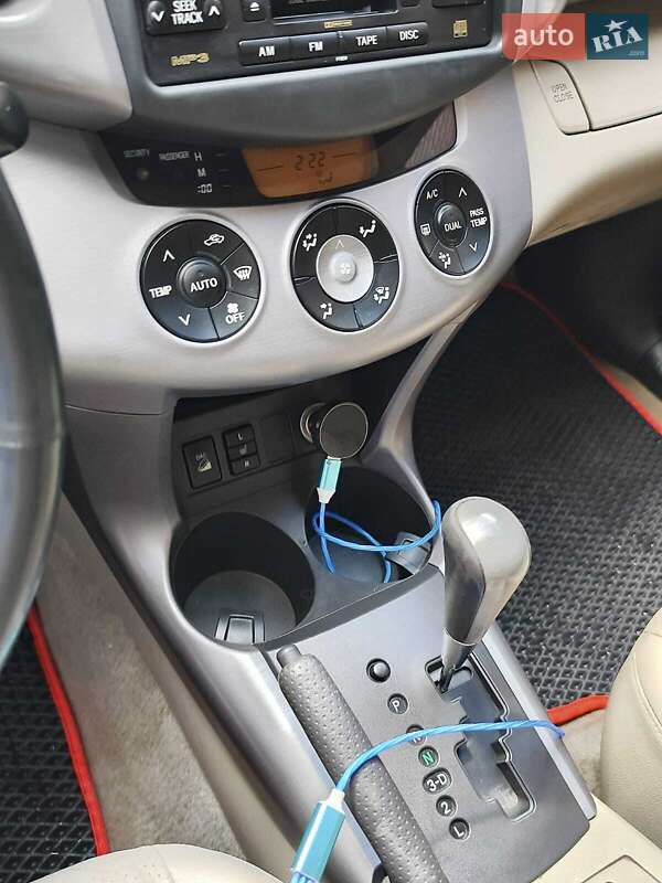 Внедорожник / Кроссовер Toyota RAV4 2006 в Харькове