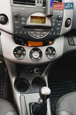 Позашляховик / Кросовер Toyota RAV4 2009 в 