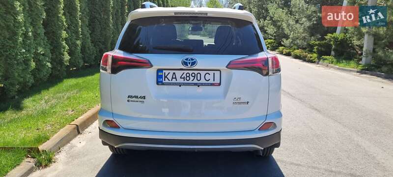 Внедорожник / Кроссовер Toyota RAV4 2018 в Киеве