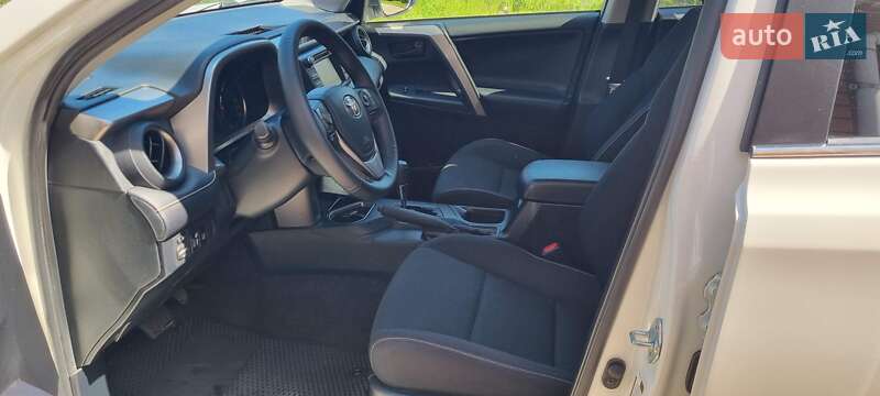 Внедорожник / Кроссовер Toyota RAV4 2018 в Киеве