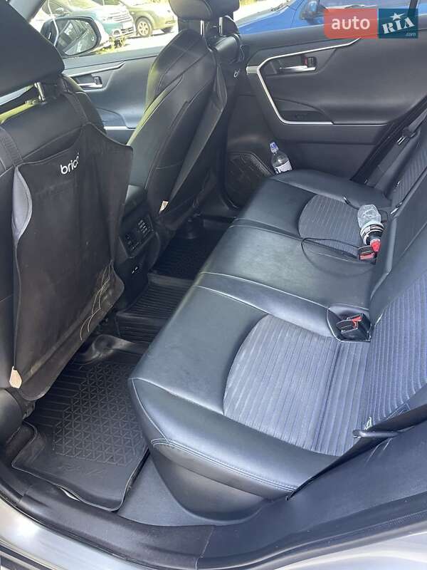 Позашляховик / Кросовер Toyota RAV4 2021 в Кропивницькому