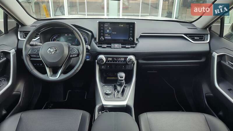 Внедорожник / Кроссовер Toyota RAV4 2020 в Киеве
