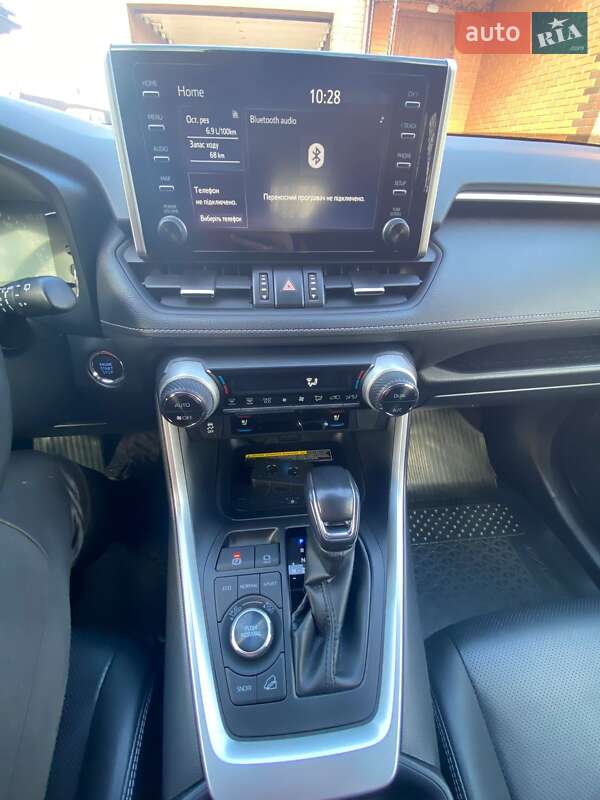Внедорожник / Кроссовер Toyota RAV4 2020 в Киеве