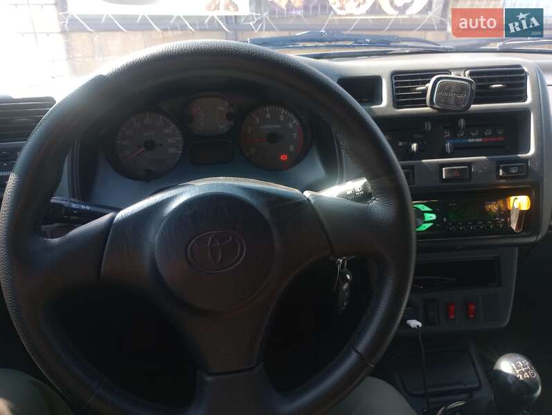 Внедорожник / Кроссовер Toyota RAV4 1998 в Броварах