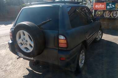 Внедорожник / Кроссовер Toyota RAV4 1998 в Броварах