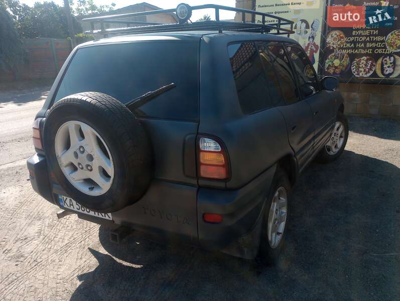 Внедорожник / Кроссовер Toyota RAV4 1998 в Броварах