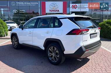 Внедорожник / Кроссовер Toyota RAV4 2022 в 