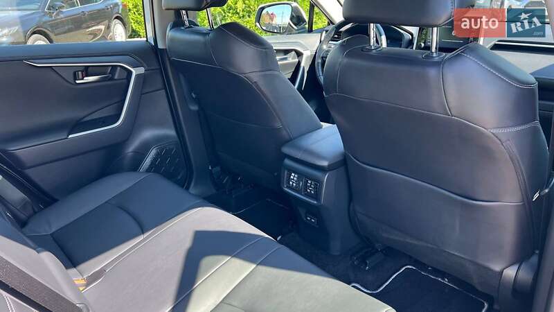 Внедорожник / Кроссовер Toyota RAV4 2022 в Хмельницком