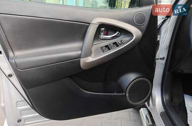 Внедорожник / Кроссовер Toyota RAV4 2007 в 
