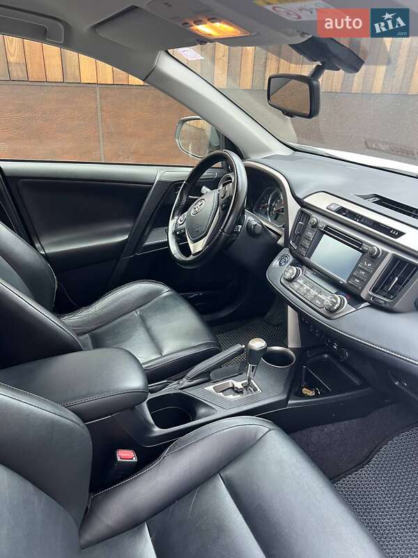 Toyota RAV4 2014