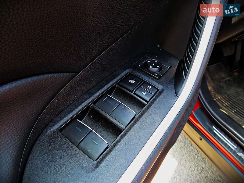 Внедорожник / Кроссовер Toyota RAV4 2022 в Черкассах