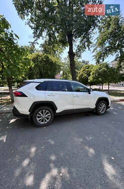 Внедорожник / Кроссовер Toyota RAV4 2019 в Харькове