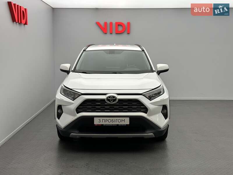 Внедорожник / Кроссовер Toyota RAV4 2019 в Киеве
