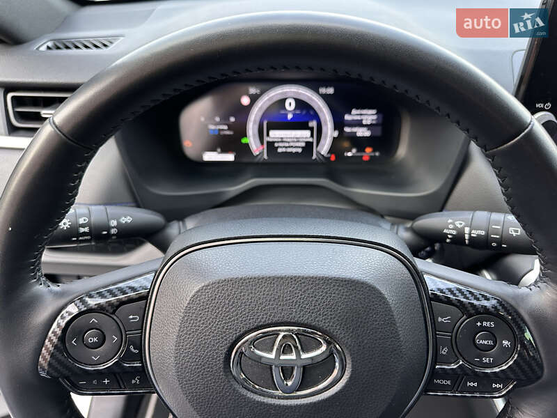 Позашляховик / Кросовер Toyota RAV4 2023 в Дніпрі