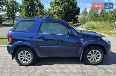 Позашляховик / Кросовер Toyota RAV4 2003 в 
