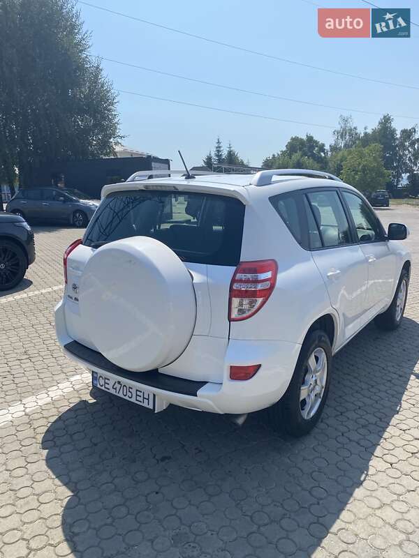 Внедорожник / Кроссовер Toyota RAV4 2009 в Черновцах