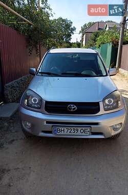 Позашляховик / Кросовер Toyota RAV4 2004 в  фото 3 Позашляховик / Кросовер Toyota RAV4 2004 в