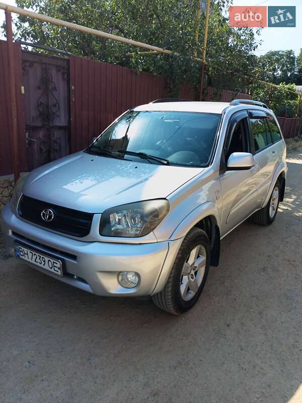 Позашляховик / Кросовер Toyota RAV4 2004 в  фото Позашляховик / Кросовер Toyota RAV4 2004 в