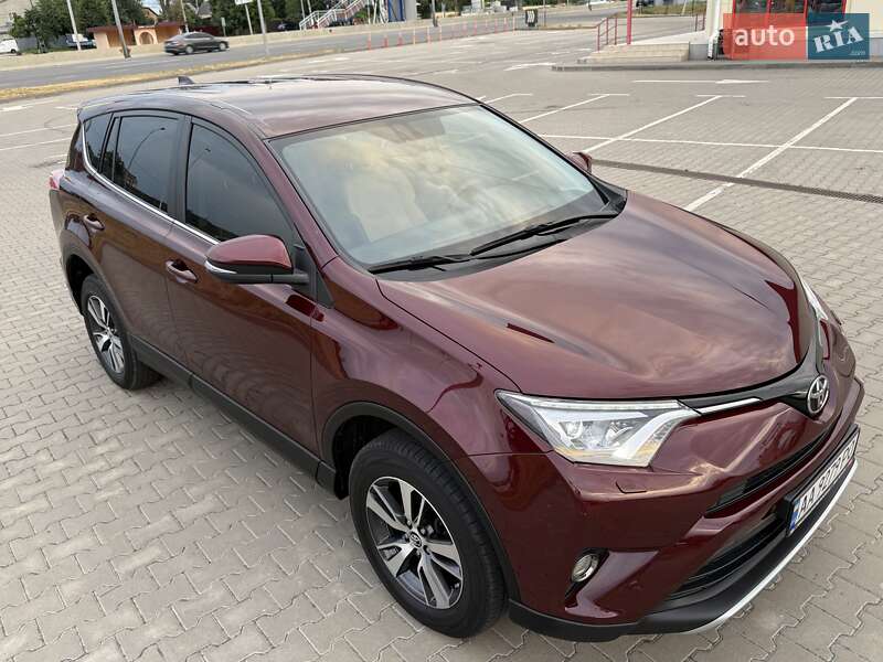 Внедорожник / Кроссовер Toyota RAV4 2017 в Киеве